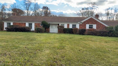 28000 S Woodland Rd, Pepper Pike, OH, 44124-5638 | Card Image