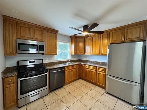 5 Daniel Ct, Saddle Brook, NJ, 07663-4501 | Card Image