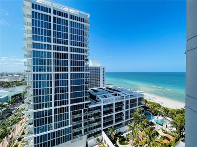 1501 - 6767 Collins Ave, Condo with 2 bedrooms, 2 bathrooms and null parking in Miami Beach FL | Image 1