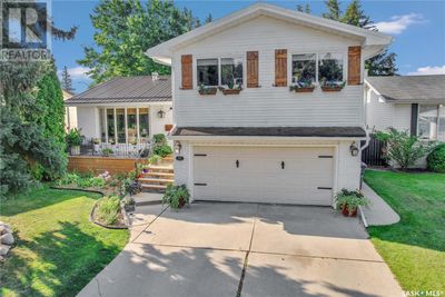 61 Malcolm Pl, House other with 5 bedrooms, 4 bathrooms and null parking in Saskatoon SK | Image 1