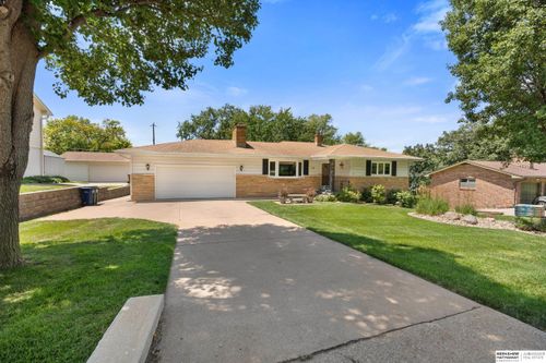 208 Caldor Dr, Bellevue, NE, 68005-4805 | Card Image