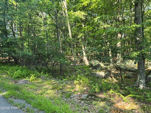 260 Seneca Dr, Milford, PA, 18337-9708 | Card Image