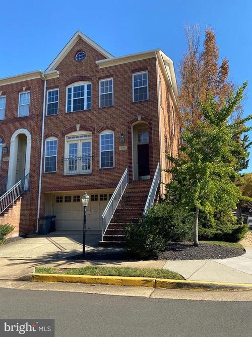 8151 Quinn Ter, VIENNA, VA, 22180-7454 | Card Image