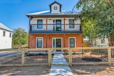 1012 N Cherry St, House other with 3 bedrooms, 2 bathrooms and null parking in San Antonio TX | Image 3