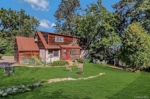 9 Hill Dr, Oyster Bay, NY, 11771-3604 | Card Image