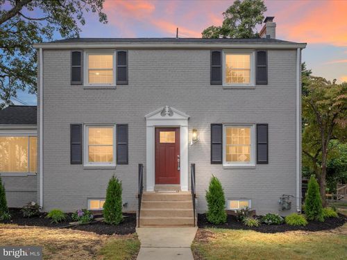 2116 N Harrison St, ARLINGTON, VA, 22205-3053 | Card Image