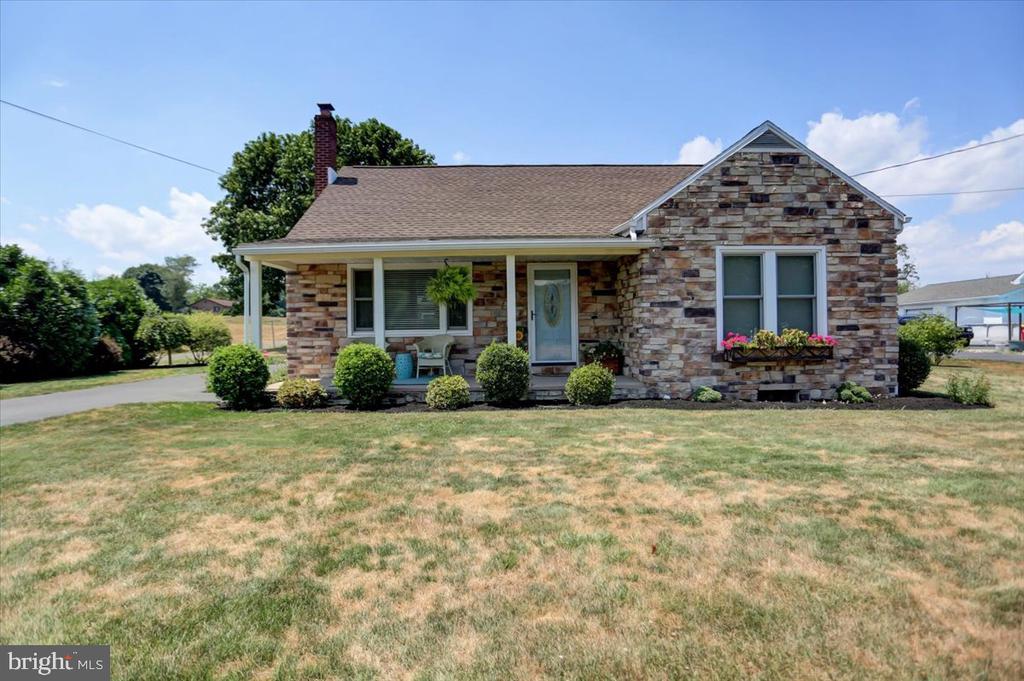 Neil Rd, Shippensburg, PA 17257