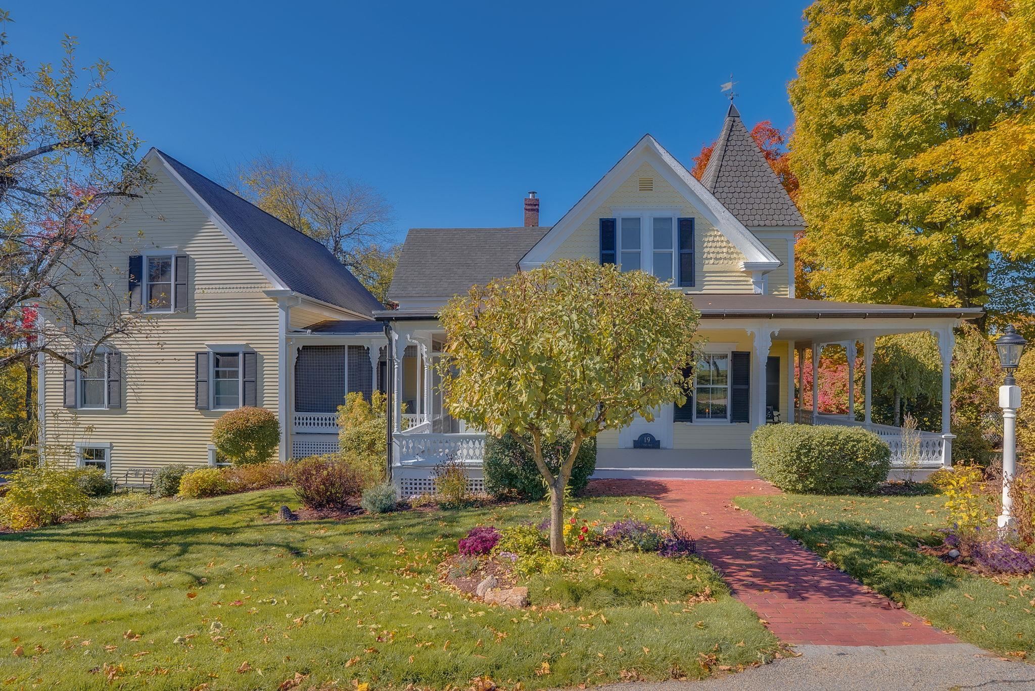 Grand Hill Rd, Mont Vernon, NH 03057