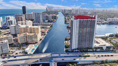 t3210-2600 E Hallandale Beach Blvd, Hallandale Beach, FL, 33009-4876 | Card Image