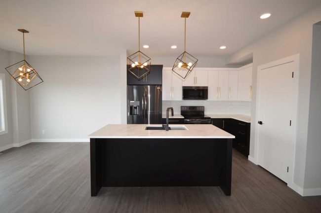 5836 Maple Cresent, House other with 3 bedrooms, 3 bathrooms and 4 parking in Innisfail AB | Image 5