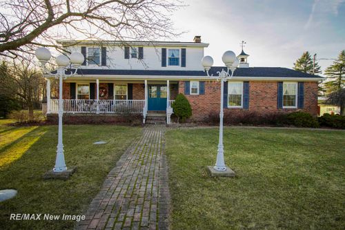 17240 Sharon Rd, Chesaning, MI, 48616-9567 | Card Image