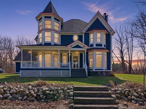 675 W Leonard Rd, Addison Township, MI, 48367-1726 | Card Image