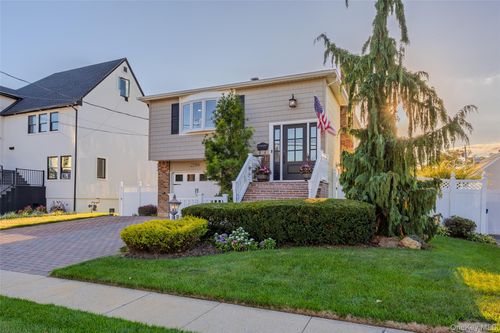 2296 Hampton Ave, Seaford, NY, 11783-3114 | Card Image