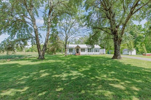 2976 Shrum Cemetery Rd, Westmoreland, TN, 37186-2846 | Card Image