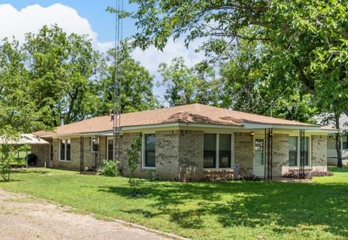 386 W Main St, Elm Mott, TX, 76640-3439 | Card Image
