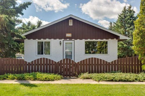 1802 22 Avenue, Delburne, AB, T0M0V0 | Card Image