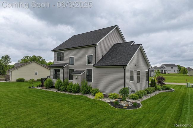 Exterior | Image 8
