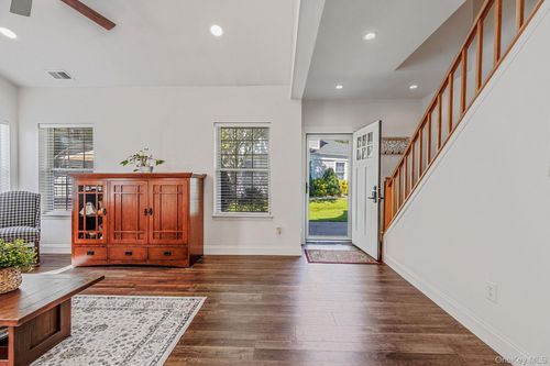 80 Fox Ct, Manorville, NY, 11949-2614 | Card Image