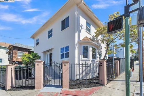 3300 3300 Harrison St, Oakland, CA, 94611 | Card Image