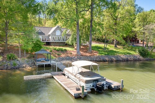 234 Winding Shore Rd, Troutman, NC, 28166-9787 | Card Image