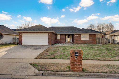 5567 S Jefferson Ave, Springfield, MO, 65810-1758 | Card Image