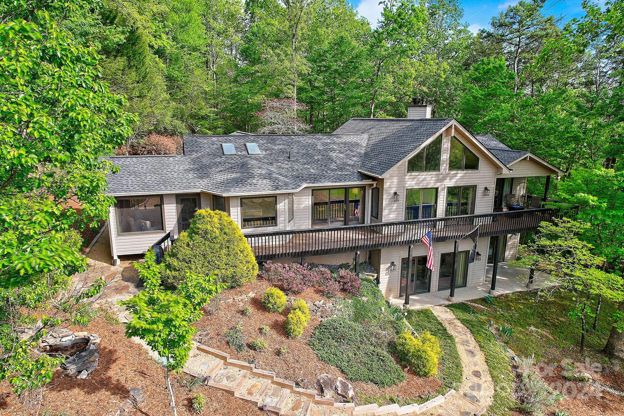 Courtland Ct, Lake Lure, NC 28746