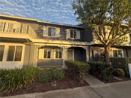 136 Lexington, Costa Mesa, CA, 92626 | Card Image