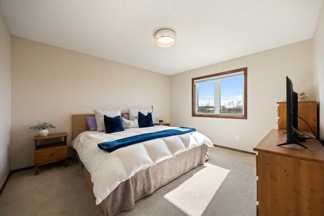174 Chapalina Terr Se, House other with 4 bedrooms, 4 bathrooms and 4 parking in Calgary AB | Image 13