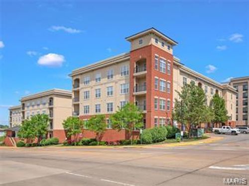 2301-1251 Strassner Dr, Brentwood, MO, 63144-1881 | Card Image
