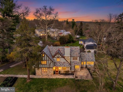 24 Golf View Rd, DOYLESTOWN, PA, 18901-4925 | Card Image