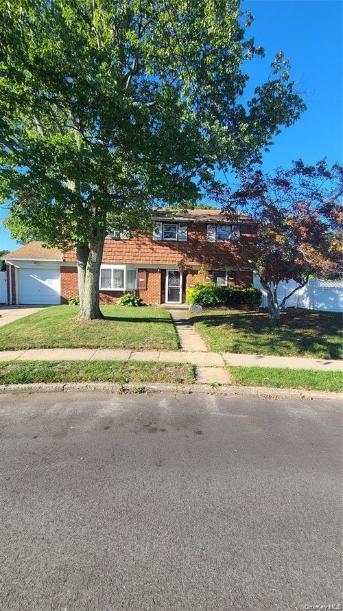 623 Nimrod Ct, North Babylon, NY, 11703-1501 | Card Image