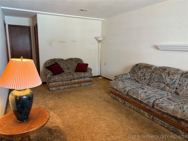 307 S Cherokee St, House other with 3 bedrooms, 2 bathrooms and null parking in Locust Grove OK | Image 5