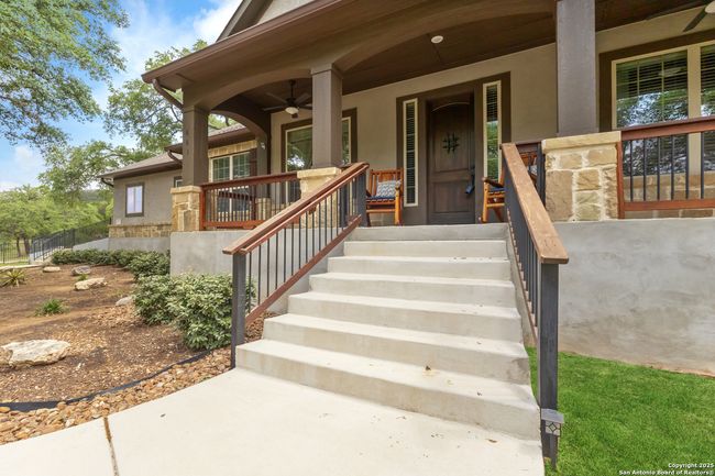 663 Private Road 1712, House other with 3 bedrooms, 3 bathrooms and null parking in Mico TX | Image 6
