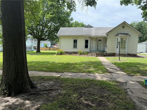 1115 Virginia St, Sabetha, KS, 66534-1940 | Card Image