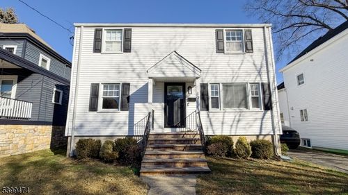 19 Hazlett St, Morristown, NJ, 07960-3708 | Card Image