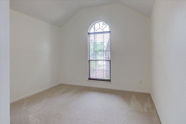 Guest Room #2 with new carpet | Image 23