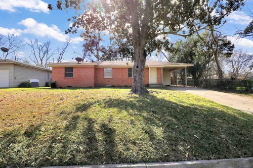 1004 Meadowbrook Dr, Longview, TX, 75601-4436 | Card Image