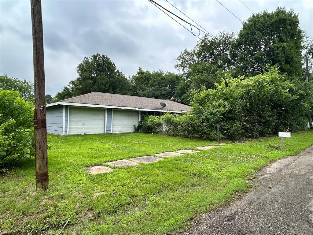 Faucett St, Blossom, TX 75416