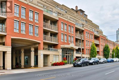 900 Mount Pleasant Rd, Condo with 3 bedrooms, 2 bathrooms and 1 parking in Toronto ON | Image 2