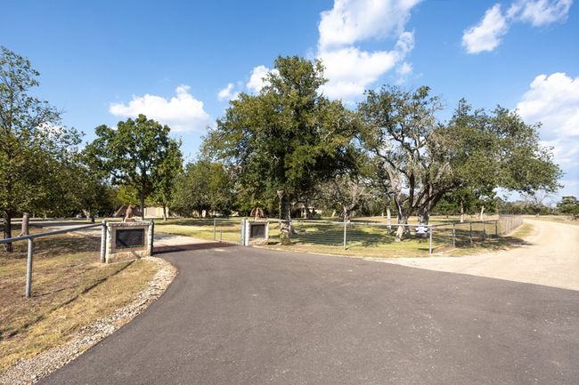 556 Cliff View Loop, Home with 6 bedrooms, 7 bathrooms and null parking in Harper TX | Image 72