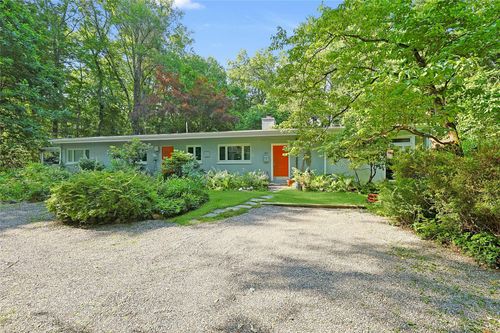 107 Green Rd, West Nyack, NY, 10994-2604 | Card Image