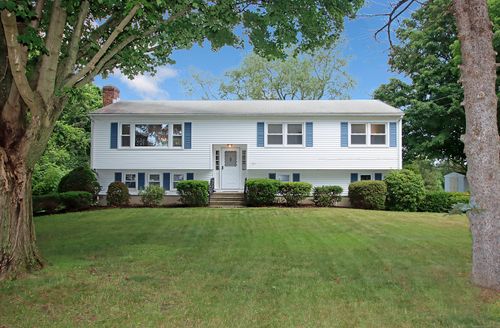 523 Treat Ln, Orange, CT, 06477-2739 | Card Image