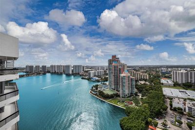 PH02 - 3530 Mystic Pointe Dr, Condo with 2 bedrooms, 2 bathrooms and null parking in Aventura FL | Image 3