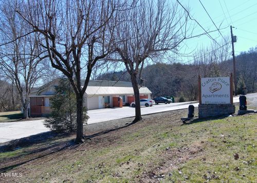 620 Lovers Ln, Greeneville, TN, 37743-6836 | Card Image