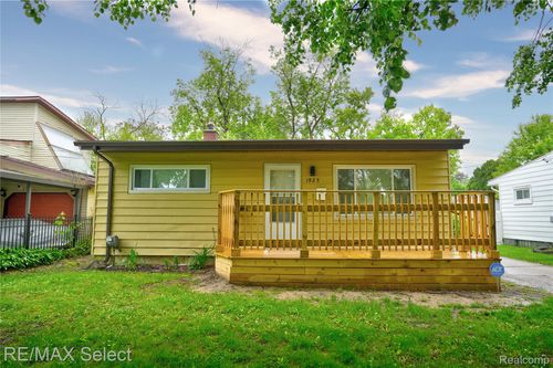 1925 Gilmartin St, Flint, MI, 48503-4411 | Card Image