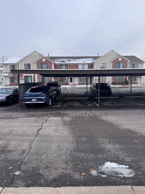 30675 Hidden Pines Ln, Roseville, MI, 48066-7303 | Card Image