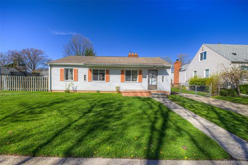 21923 Alger St, Saint Clair Shores, MI, 48080-2333 | Card Image