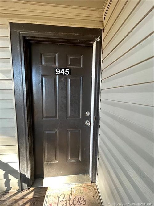 945 Applewood Ln, Fayetteville, NC, 28303-5654 | Card Image