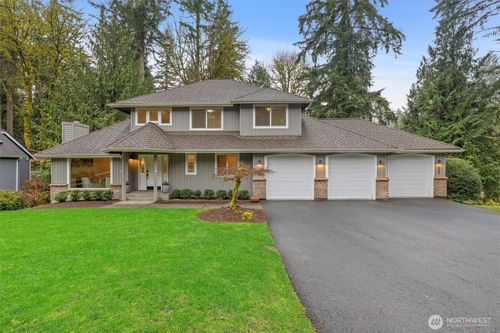 19403 Ne 203rd Pl, Woodinville, WA, 98077-8887 | Card Image