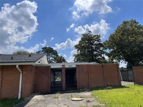 2203 Louisiana Dr, New Iberia, LA, 70560-7035 | Card Image